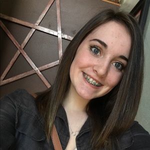 Meet your Posher, Lydia